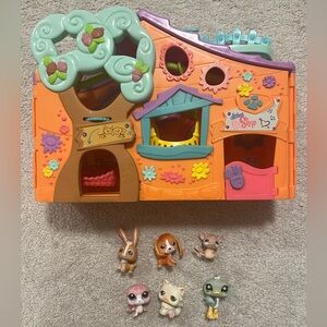 Littlest Pet Shop Clubhouse with 6 LPS